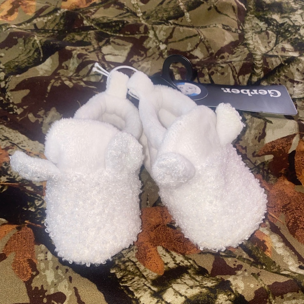 Gerber White Baby shoes
